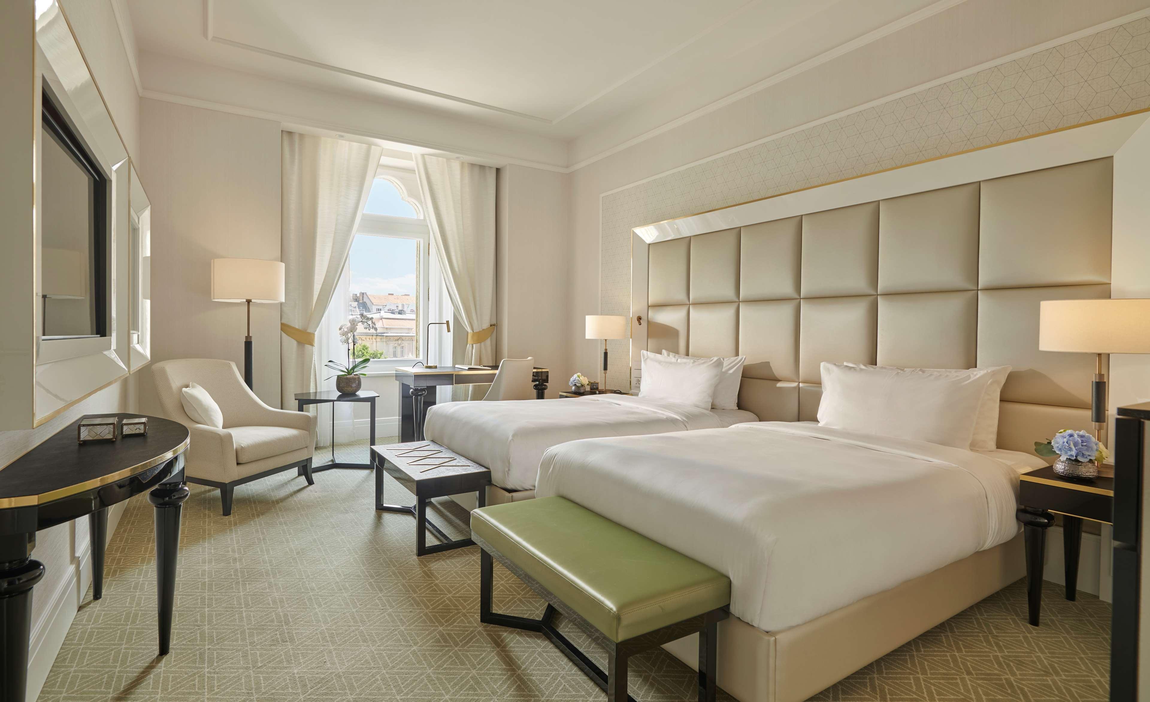 Parisi Udvar Hotel Budapest, Part Of Hyatt Екстериор снимка
