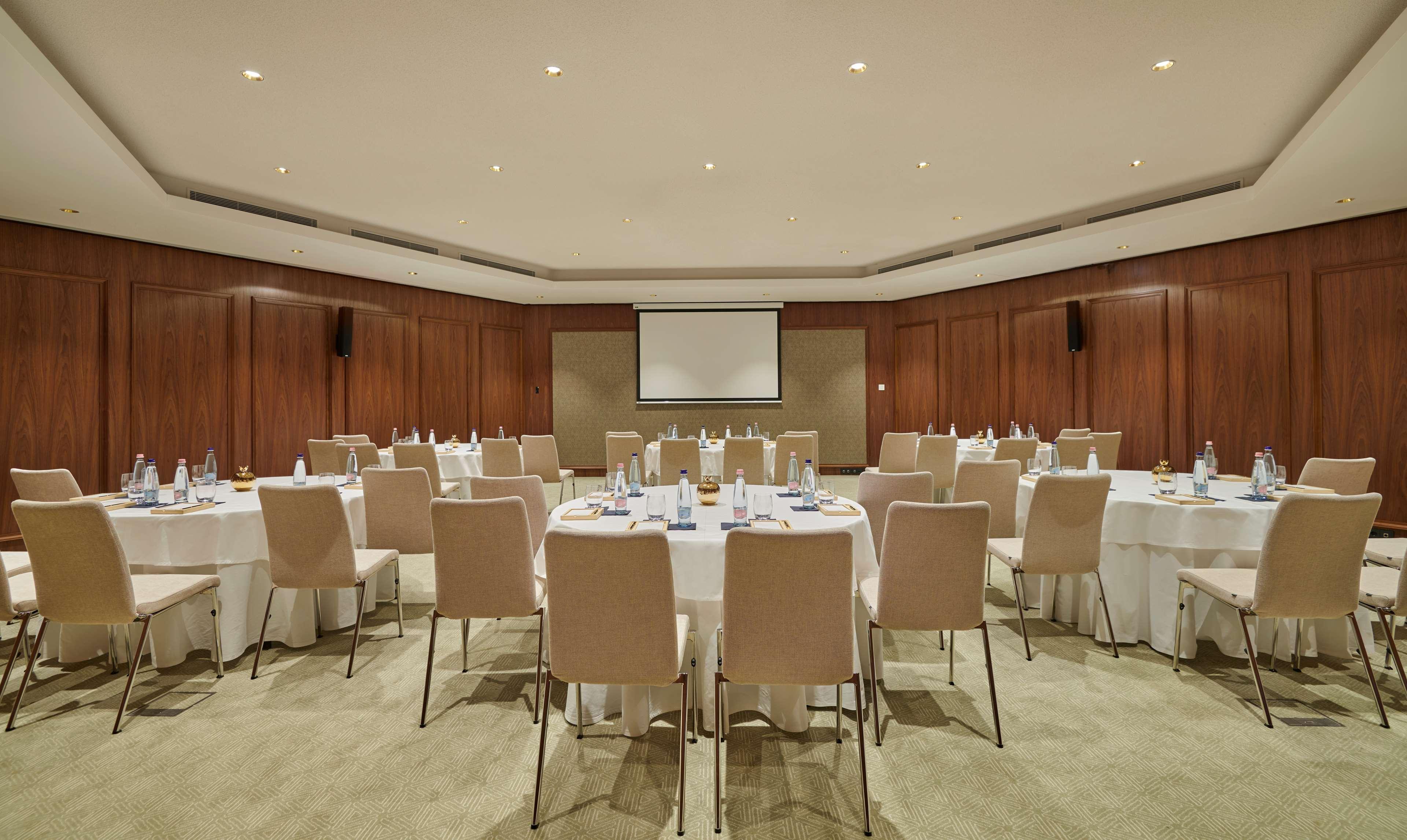 Parisi Udvar Hotel Budapest, Part Of Hyatt Екстериор снимка