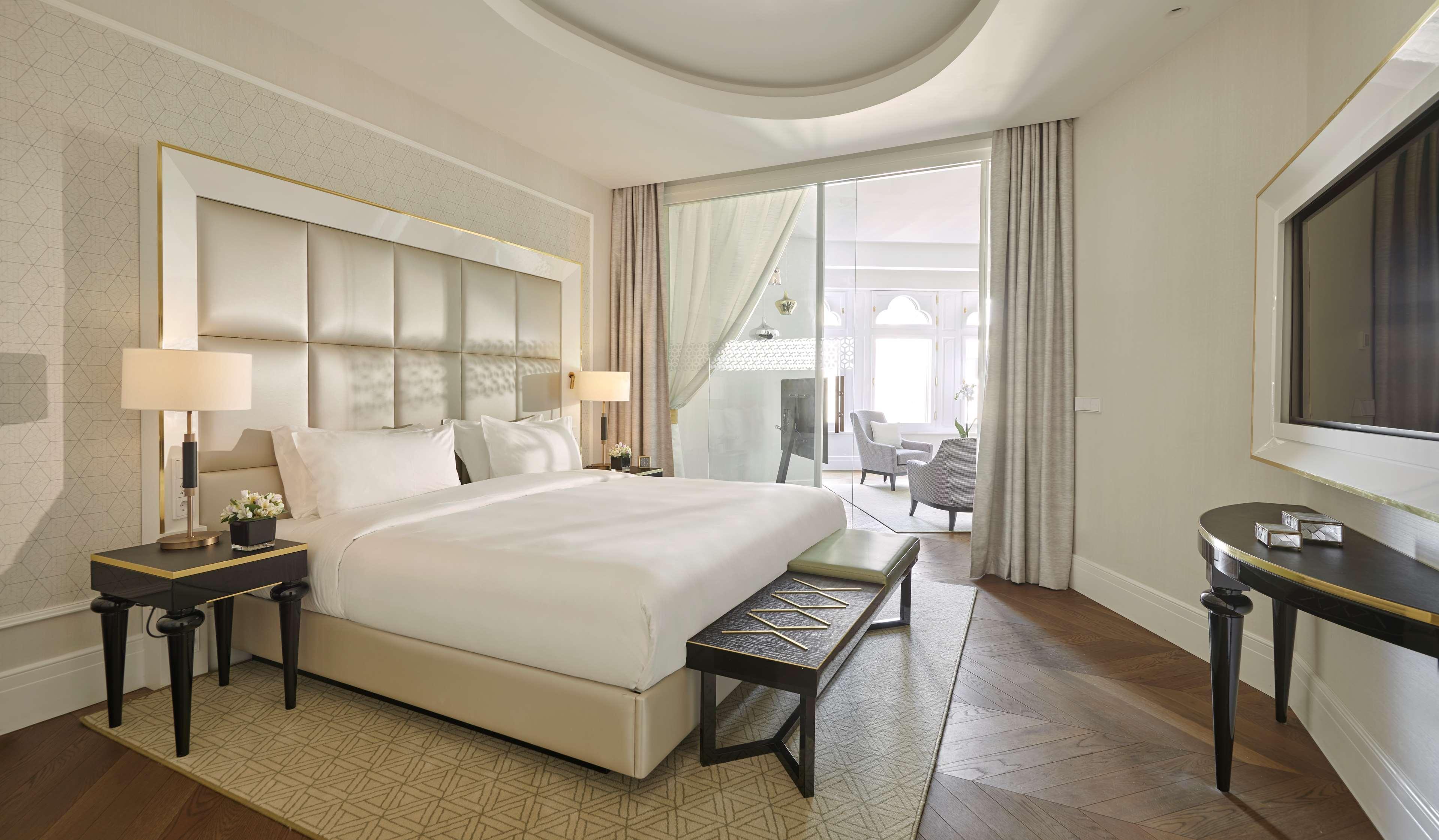 Parisi Udvar Hotel Budapest, Part Of Hyatt Екстериор снимка
